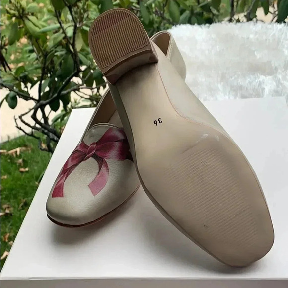 Goby Bow Print Loafer Pump - Picture 9 of 10